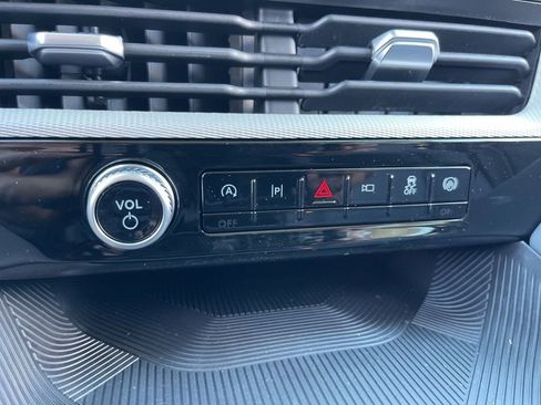 New 2026 Ford Explorer Active w/ Active Comfort Package image 10