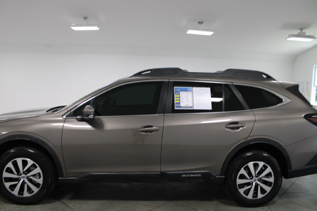 Used 2021 Subaru Outback Premium AWD/4WD image 6