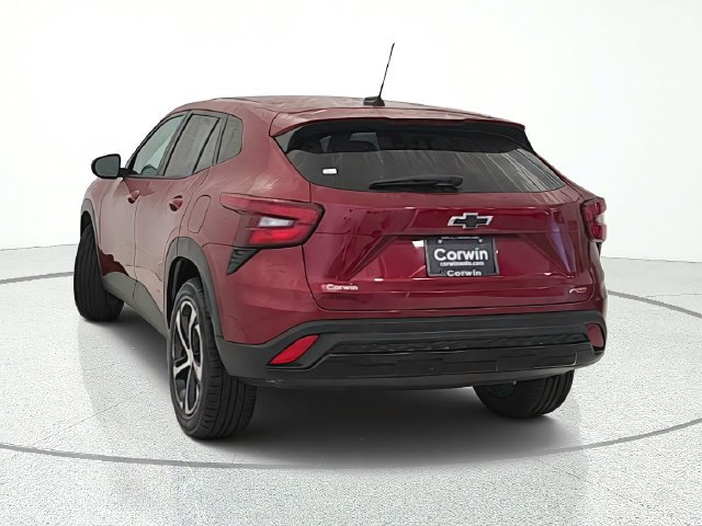 Used 2025 Chevrolet Trax RS w/ Driver Confidence Package FWD image 4