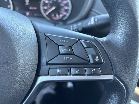 Used 2025 Nissan Sentra SV FWD image 20
