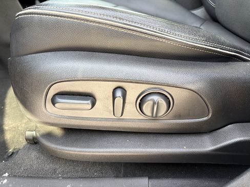 Used 2018 GMC Terrain Denali w/ Advanced Safety Package image 10