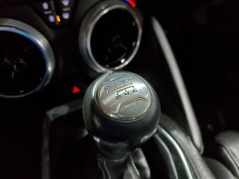 Used 2016 Chevrolet Camaro LT RWD image 31