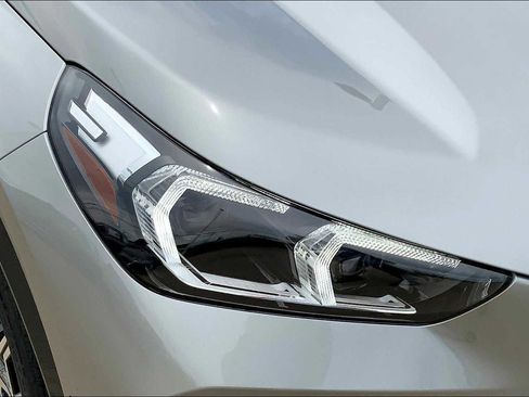 New 2025 BMW X1 xDrive28i w/ Premium Package image 13