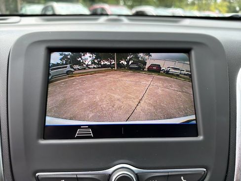 Used 2021 Chevrolet Equinox LT AWD/4WD image 26