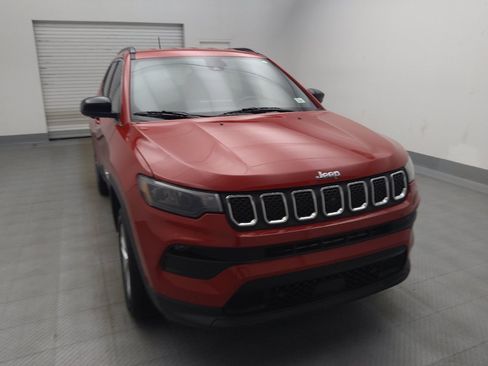 Used 2023 Jeep Compass Latitude w/ Convenience Group AWD/4WD image 14