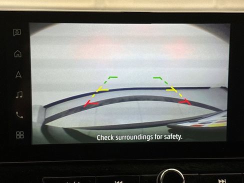 Used 2025 Mitsubishi Outlander ES image 16