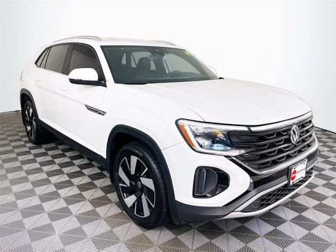 Used 2024 Volkswagen Atlas Cross Sport SE AWD/4WD image 1