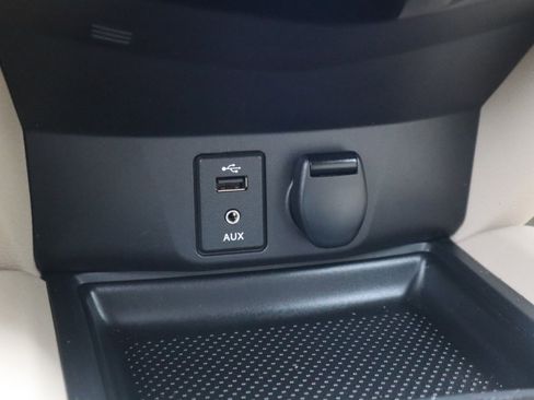 Used 2015 Nissan Rogue SV w/ SV Moonroof Package image 71