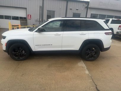 Used 2023 Jeep Grand Cherokee Altitude