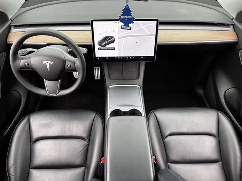 Used 2022 Tesla Model Y Performance image 9