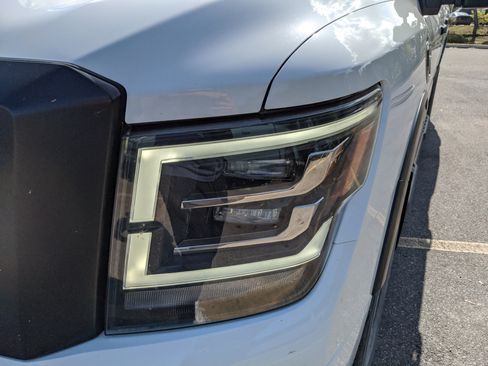 Used 2021 Nissan Titan PRO-4X w/ Pro-4x Convenience Package image 11