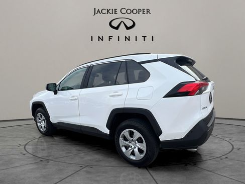 Used 2020 Toyota RAV4 LE image 3