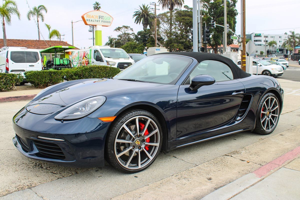 Used 2018 Porsche 718 Boxster S RWD image 11