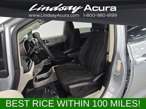 Used 2023 Chrysler Voyager LX FWD image 11