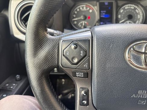 Used 2020 Toyota Tacoma TRD Off-Road w/ Technology Package AWD/4WD image 23