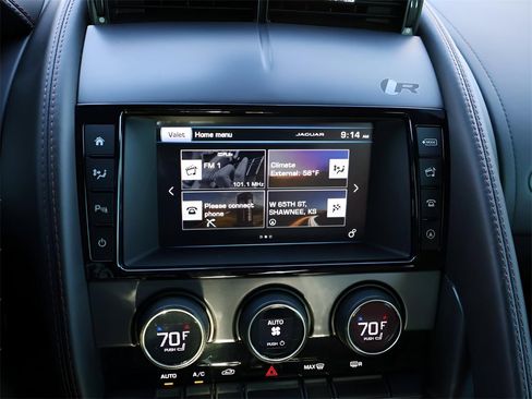 Used 2017 Jaguar F-TYPE R image 22