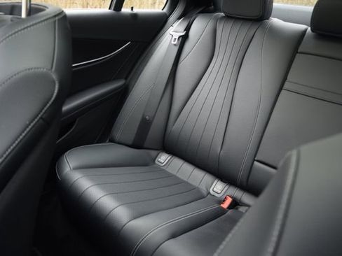 Used 2022 Mercedes-Benz E 350 4MATIC Sedan image 15