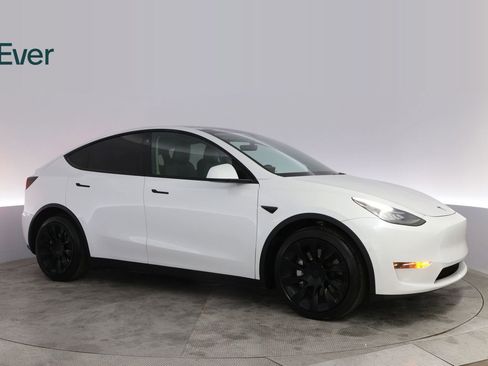 Used 2021 Tesla Model Y Long Range image 14