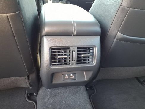Used 2025 Nissan Altima 2.5 SL FWD image 18