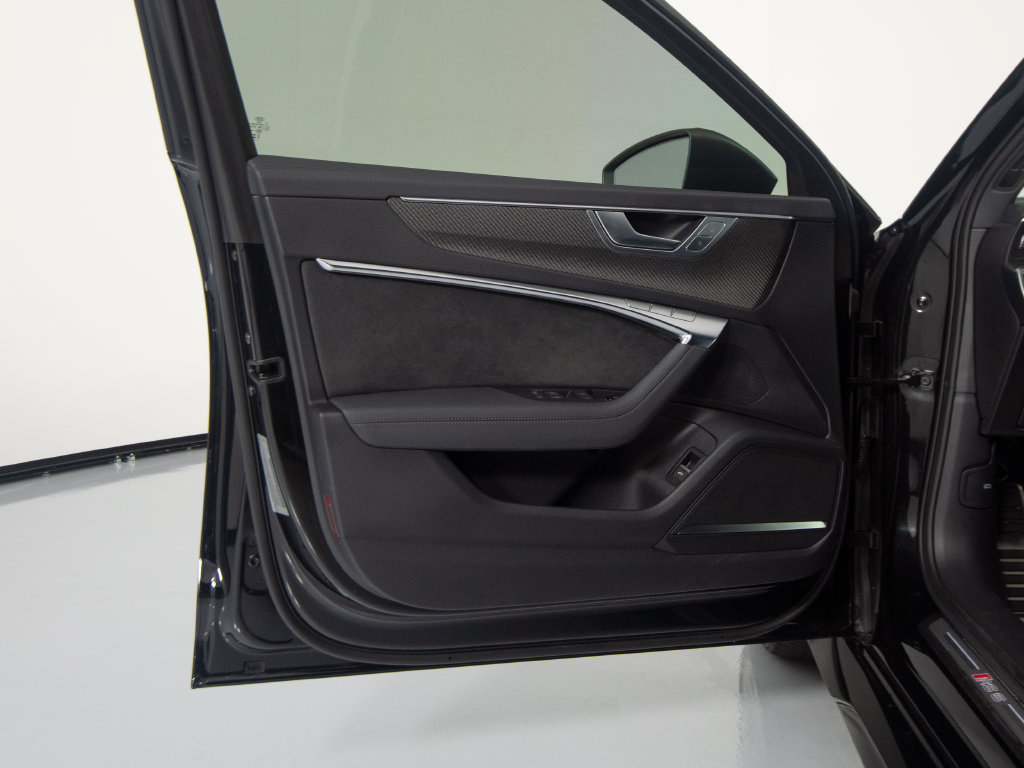 Used 2025 Audi RS 6 performance AWD/4WD image 10