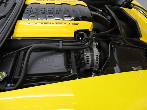 Used 2014 Chevrolet Corvette Stingray Convertible w/ 3LT Preferred Equipment Group RWD image 17