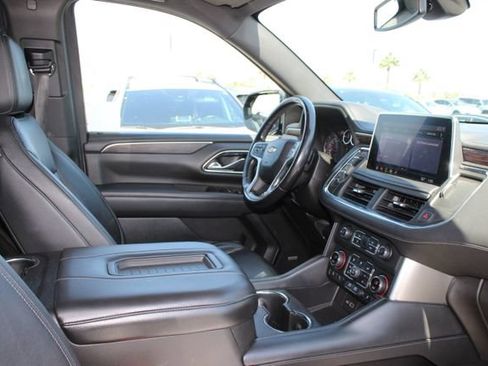 Used 2021 Chevrolet Suburban LT AWD/4WD image 5