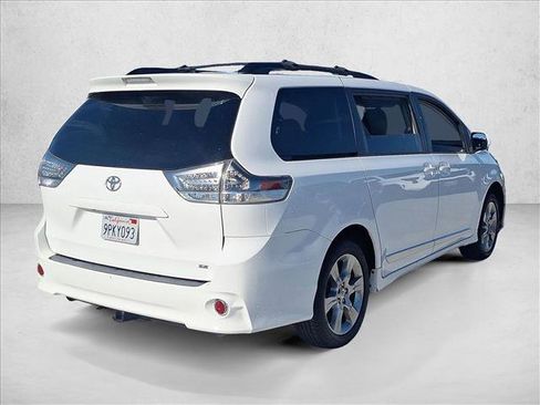 Used 2012 Toyota Sienna SE image 9