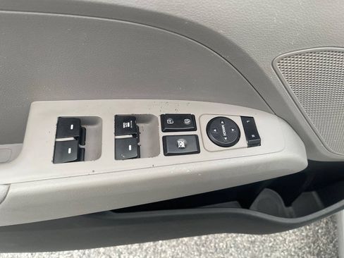 Used 2019 Hyundai Elantra SE FWD image 15