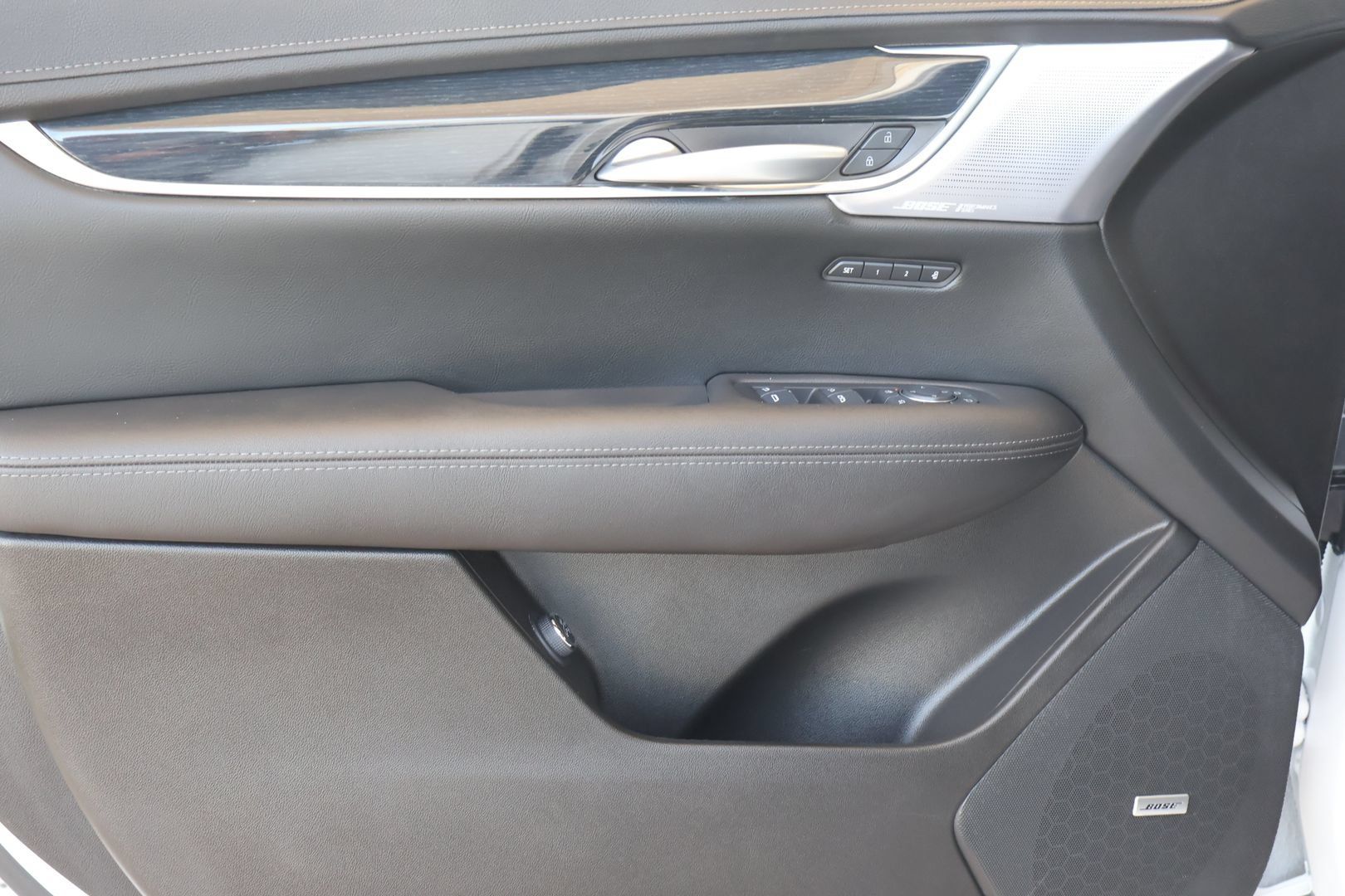 Used 2024 Cadillac XT5 Premium Luxury FWD image 9