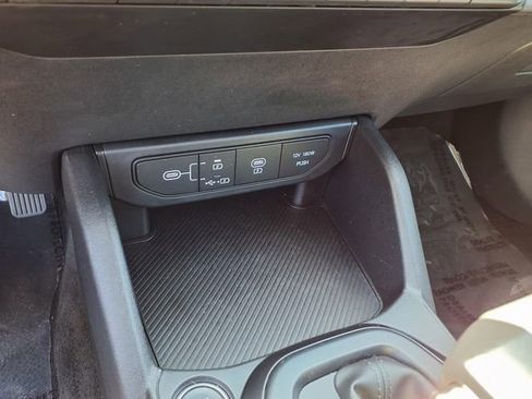 Used 2025 Kia K4 FWD image 21