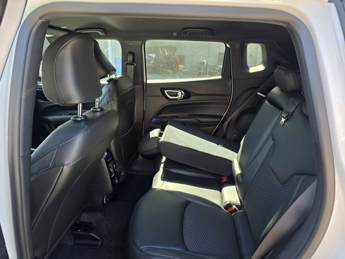 New 2026 Jeep Compass Latitude image 10