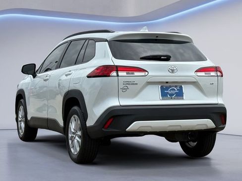 Used 2022 Toyota Corolla Cross LE FWD image 6