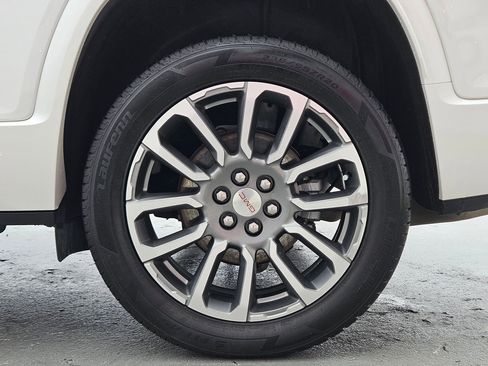 Used 2021 GMC Acadia Denali image 28