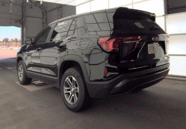 Used 2025 GMC Terrain Elevation AWD/4WD image 4