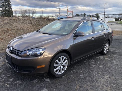 Used 2011 Volkswagen Jetta SE image 2