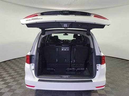 Certified 2023 Honda Odyssey EX-L image 9