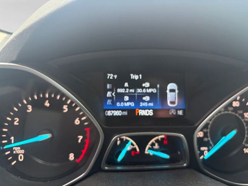 Used 2018 Ford Escape SE w/ SE Sync 3 Package FWD image 12
