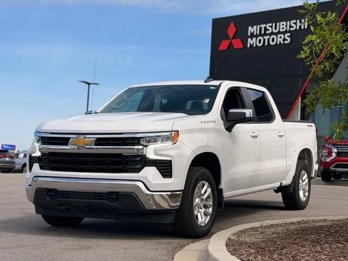 Used 2025 Chevrolet Silverado 1500 LT w/ Convenience Package II AWD/4WD image 8