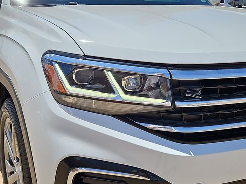 Used 2020 Volkswagen Atlas Cross Sport SEL R-Line w/ Cross Sport MDO Package FWD image 6