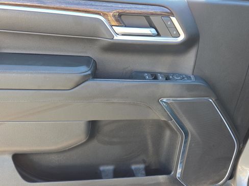 Used 2023 GMC Sierra 1500 SLE AWD/4WD image 18