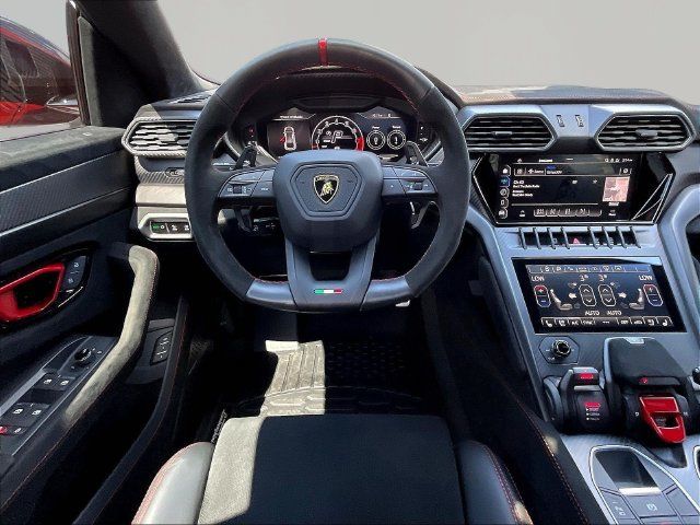 Used 2023 Lamborghini Urus Performante AWD/4WD image 10