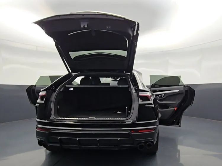 Used 2022 Lamborghini Urus AWD/4WD image 19