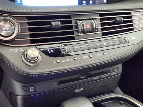 Used 2018 Lexus LS 500 AWD w/ Executive Package image 23