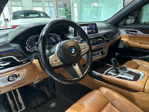 Used 2020 BMW 745e xDrive AWD/4WD image 3