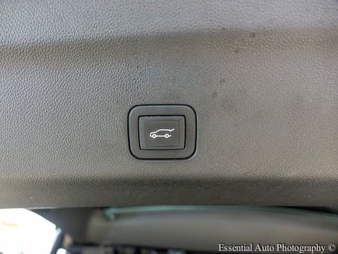 Used 2024 Chevrolet Suburban High Country AWD/4WD image 25