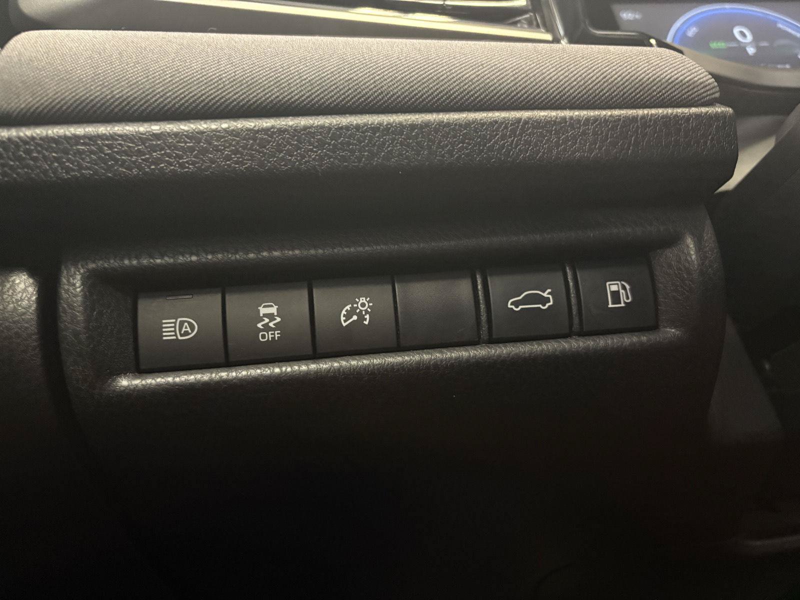 Used 2025 Toyota Camry LE FWD image 21