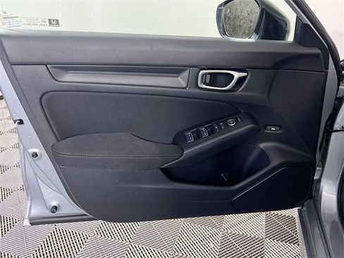 Used 2025 Honda Civic Sport image 12