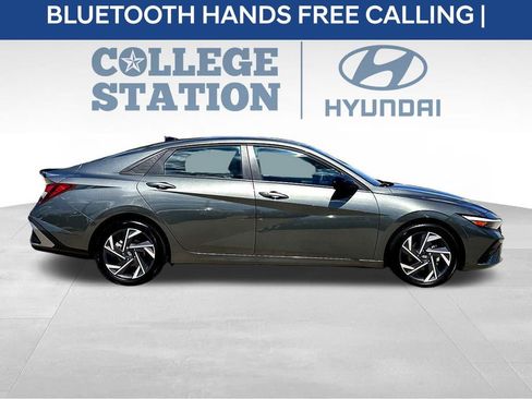 Used 2025 Hyundai Elantra Sport FWD image 9