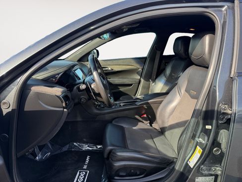 Used 2017 Cadillac ATS V w/ Luxury Package RWD image 10