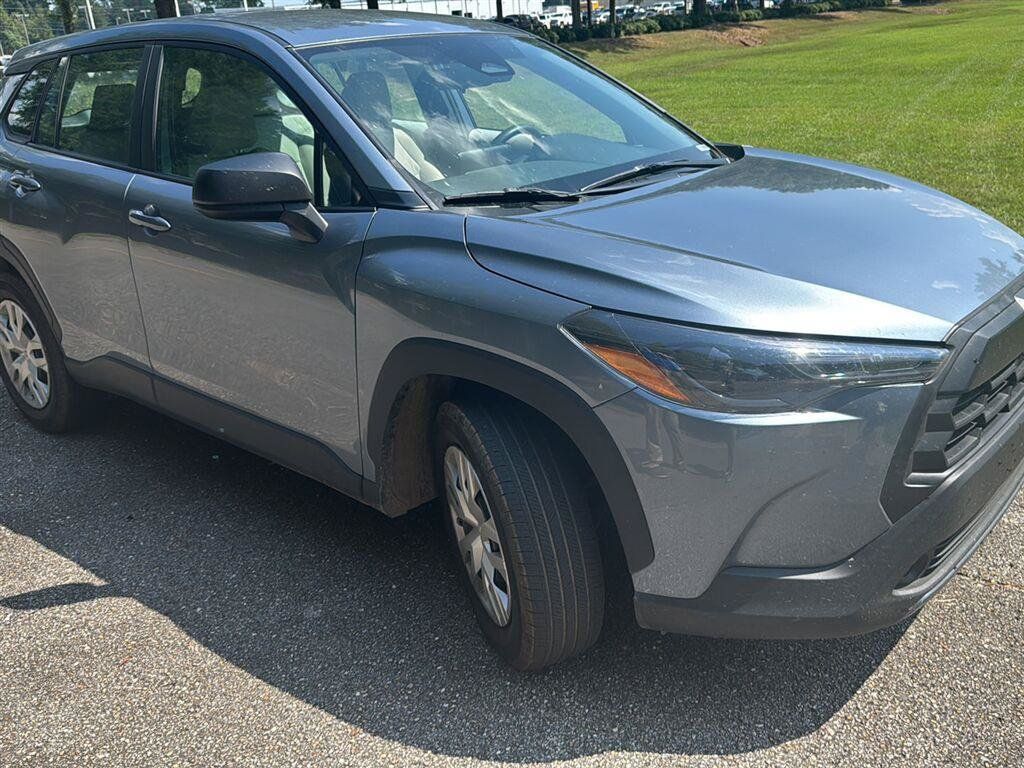 Used 2026 Toyota Corolla Cross L FWD image 2